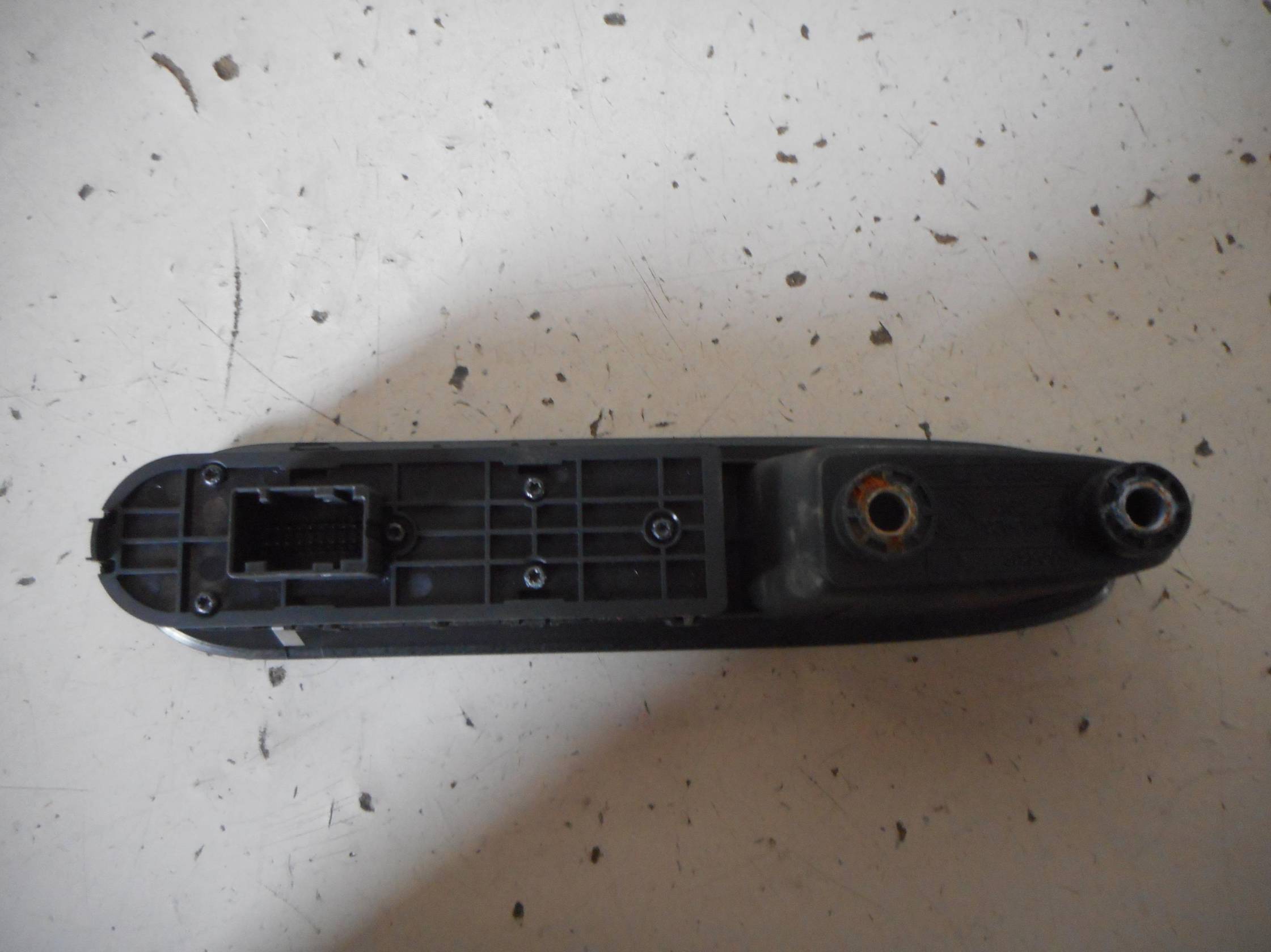 Interruttore alzacristalli porta ant.